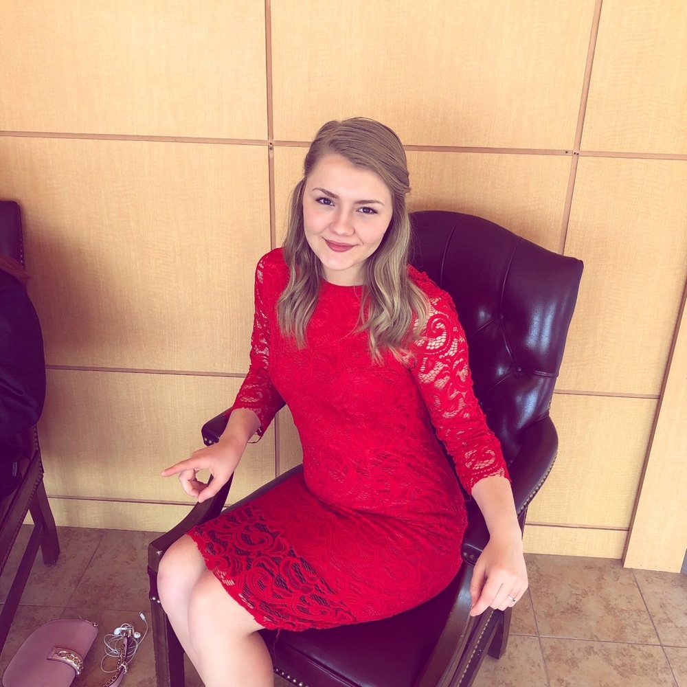 Red Dress - Picture 4 of 4